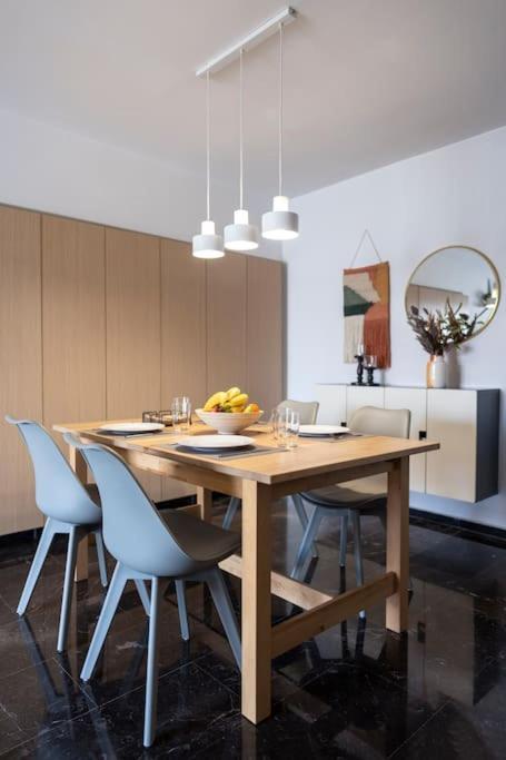 'core' Modern Living Apartment, Rhodes Center Apartmán *