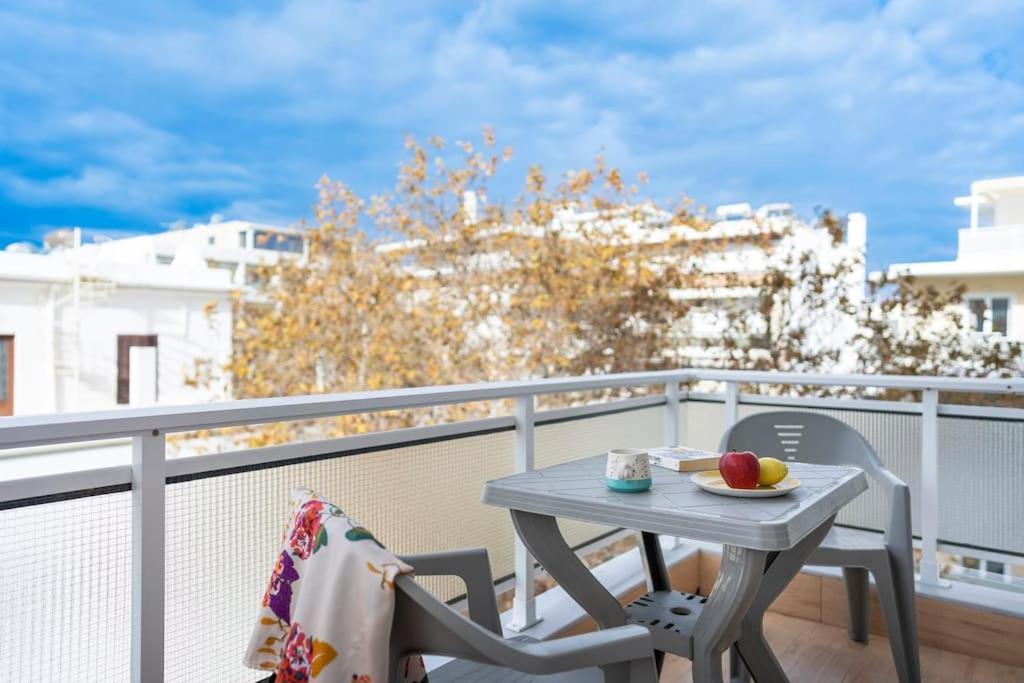 'core' Modern Living Apartment, Rhodes Center *