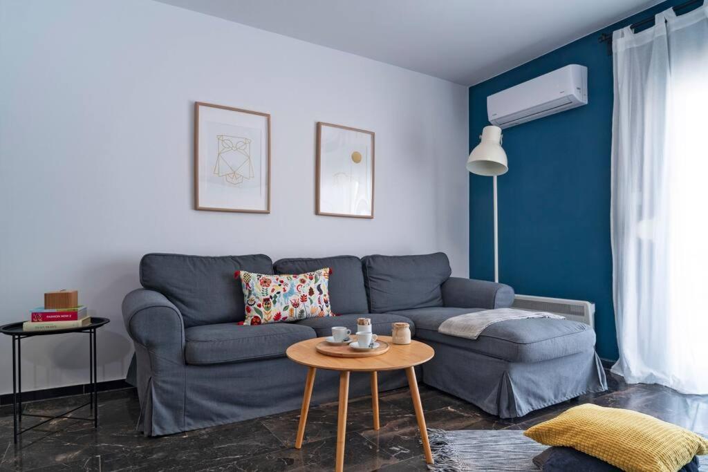 'core' Modern Living Apartment, Rhodes Center *